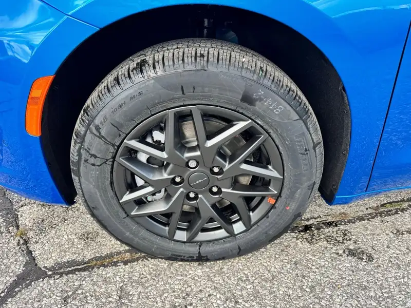 2027 Chrysler Pacifica Select, modrá, dovoz Kanada — foto 9 z 12