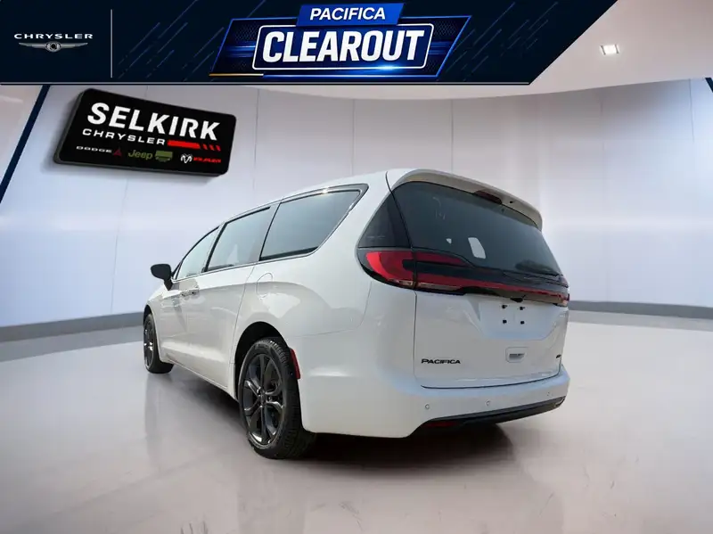 2026 Chrysler Pacifica Select, bílá, 39 km, dovoz Kanada — foto 4 z 12