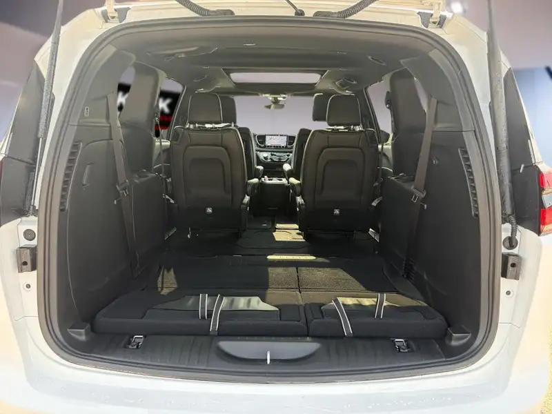 2026 Chrysler Pacifica Select, bílá, 39 km, dovoz Kanada — foto 7 z 12
