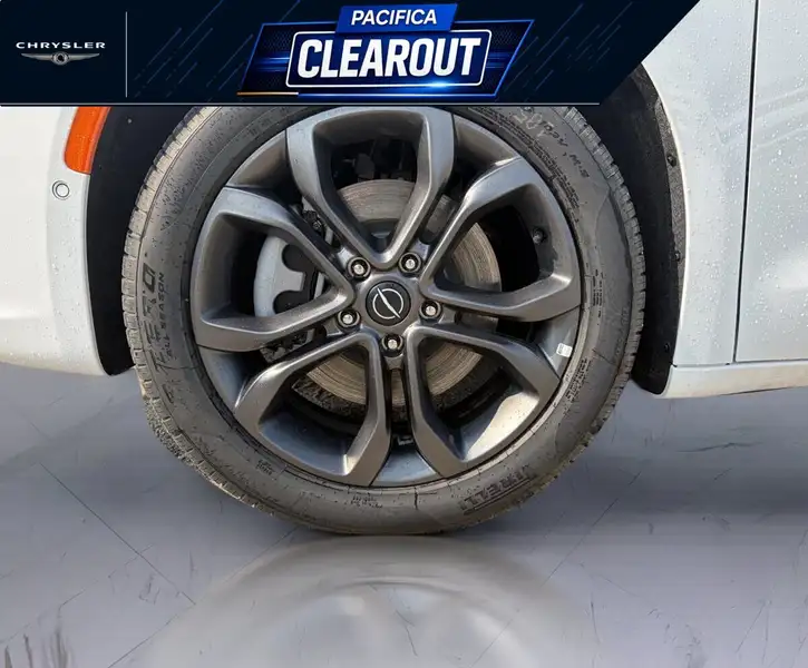 2026 Chrysler Pacifica Select, bílá, 39 km, dovoz Kanada — foto 8 z 12