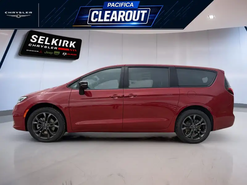 2026 Chrysler Pacifica Select, červená, 13 km, dovoz Kanada — foto 3 z 12