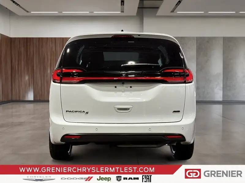 2026 Chrysler Pacifica SELECT AWD, bílá, 0 km, dovoz Kanada — foto 3 z 12