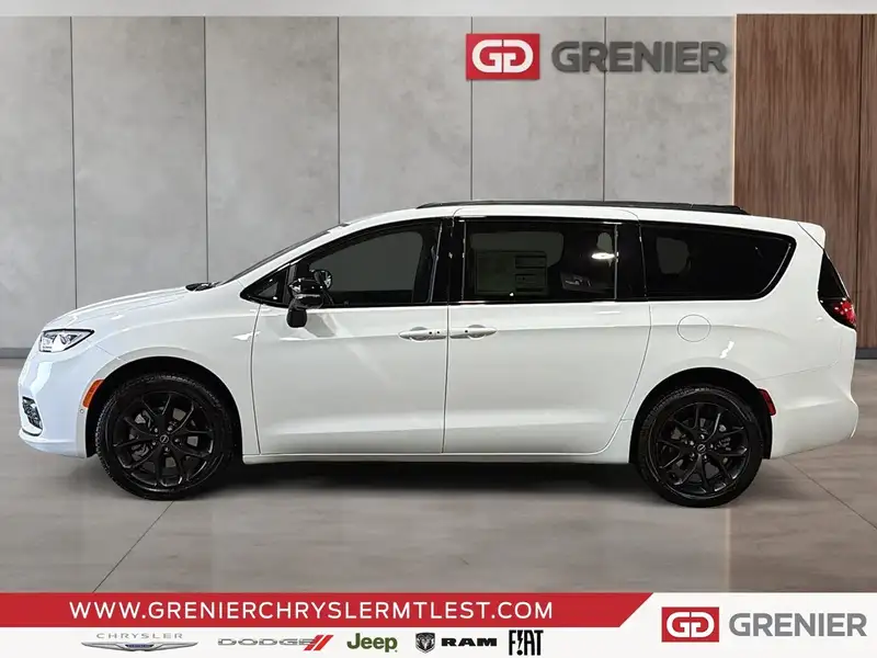 2026 Chrysler Pacifica SELECT AWD, bílá, 0 km, dovoz Kanada — foto 5 z 12