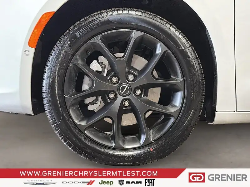 2026 Chrysler Pacifica SELECT AWD, bílá, 0 km, dovoz Kanada — foto 6 z 12