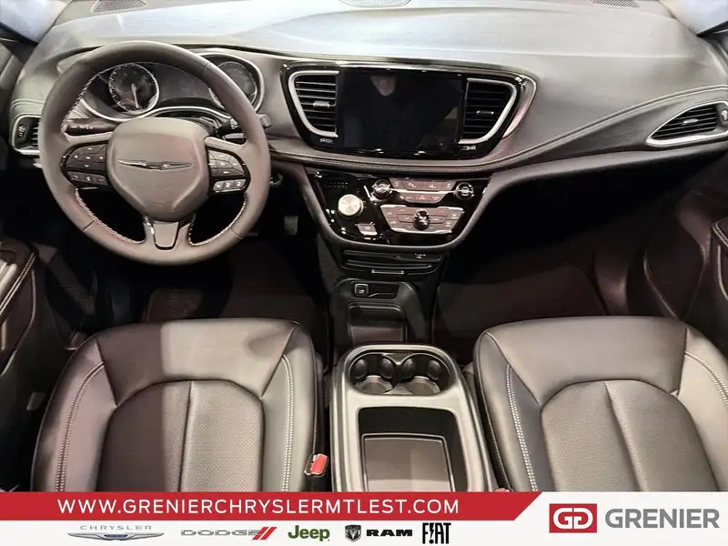 2026 Chrysler Pacifica SELECT AWD, bílá, 0 km, dovoz Kanada — foto 8 z 12