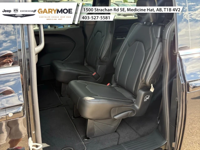 2027 Chrysler Pacifica Select AWD, černá, 14 km, dovoz Kanada — foto 14 z 20