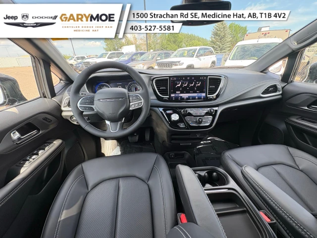 2027 Chrysler Pacifica Select AWD, černá, 14 km, dovoz Kanada — foto 16 z 20