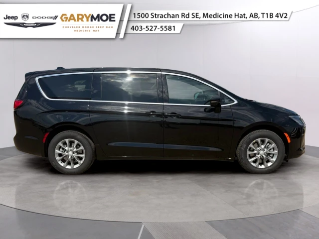 2027 Chrysler Pacifica Select AWD, černá, 14 km, dovoz Kanada — foto 2 z 20