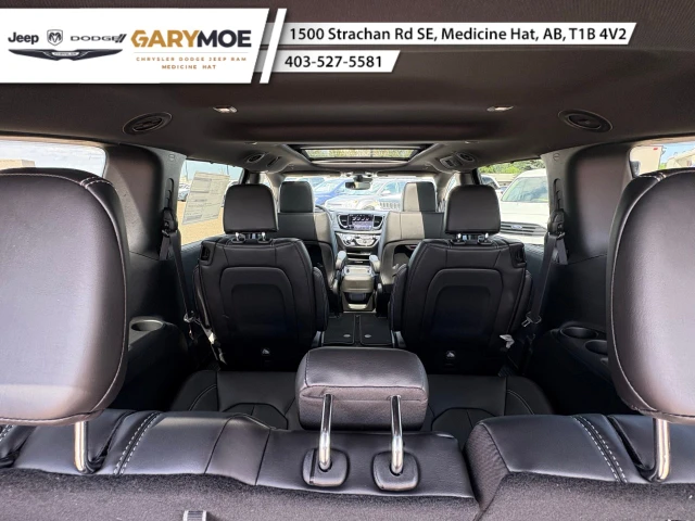 2027 Chrysler Pacifica Select AWD, černá, 14 km, dovoz Kanada — foto 9 z 20
