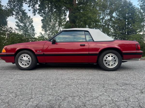 1988 Ford, dovoz Kanada — foto 2 z 11