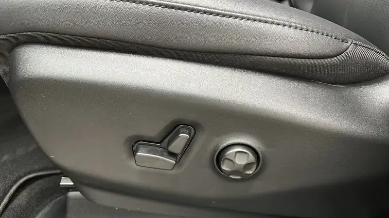 2026 Chrysler Pacifica Select, červená, 15 km, dovoz Kanada — foto 10 z 12