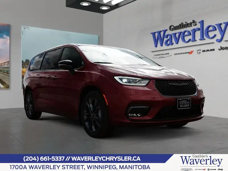 2026 Chrysler Pacifica Select Awd, červená, 12 km, dovoz Kanada — foto 2 z 12