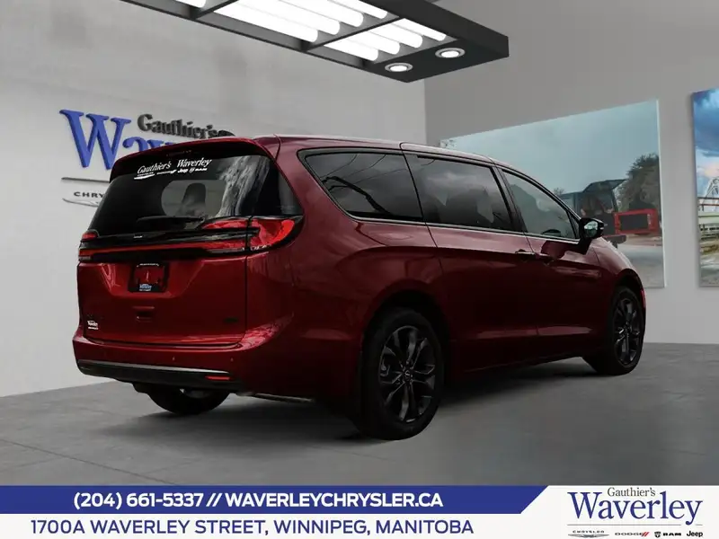 2026 Chrysler Pacifica Select Awd, červená, 12 km, dovoz Kanada — foto 4 z 12