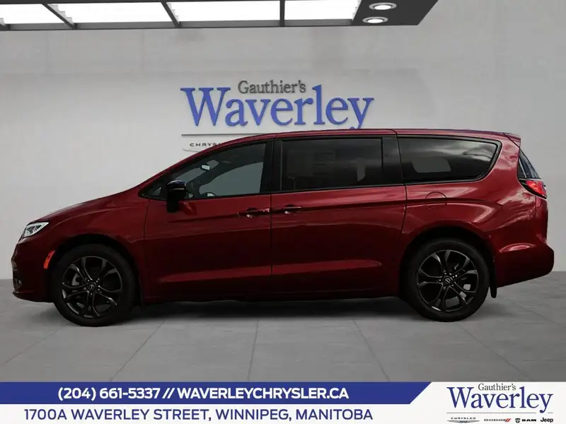 2026 Chrysler Pacifica Select Awd, červená, 12 km, dovoz Kanada — foto 7 z 12
