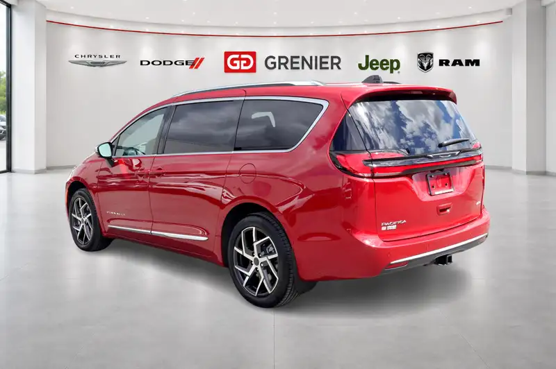 2027 Chrysler Pacifica PINNACLE, červená, 50 km, dovoz Kanada — foto 4 z 12