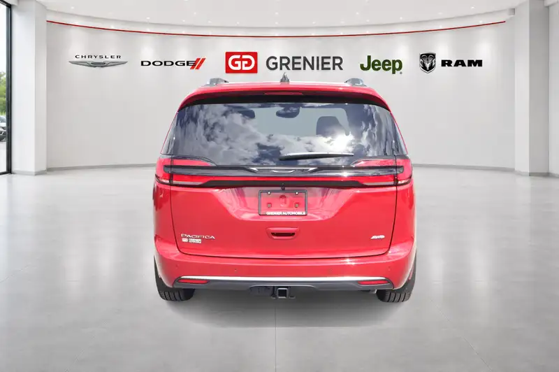 2027 Chrysler Pacifica PINNACLE, červená, 50 km, dovoz Kanada — foto 5 z 12