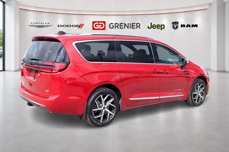 2027 Chrysler Pacifica PINNACLE, červená, 50 km, dovoz Kanada — foto 6 z 12