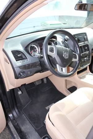 2016 Dodge, dovoz Kanada — foto 9 z 9