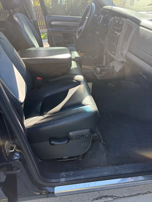 2004 Dodge Ram3500, 140 000 km, dovoz Kanada — foto 3 z 5