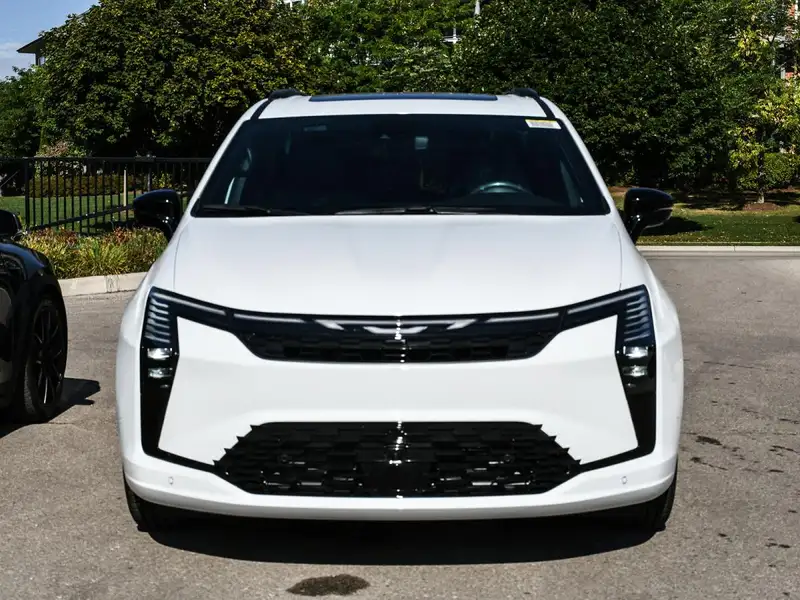 2027 Chrysler Pacifica Select, bílá, 0 km, dovoz Kanada — foto 2 z 12