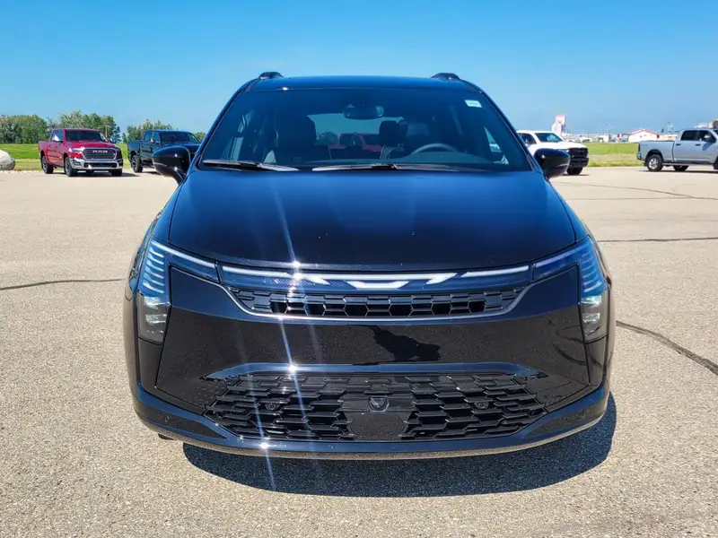 2027 Chrysler Pacifica Base, černá, 8 km, dovoz Kanada — foto 2 z 12