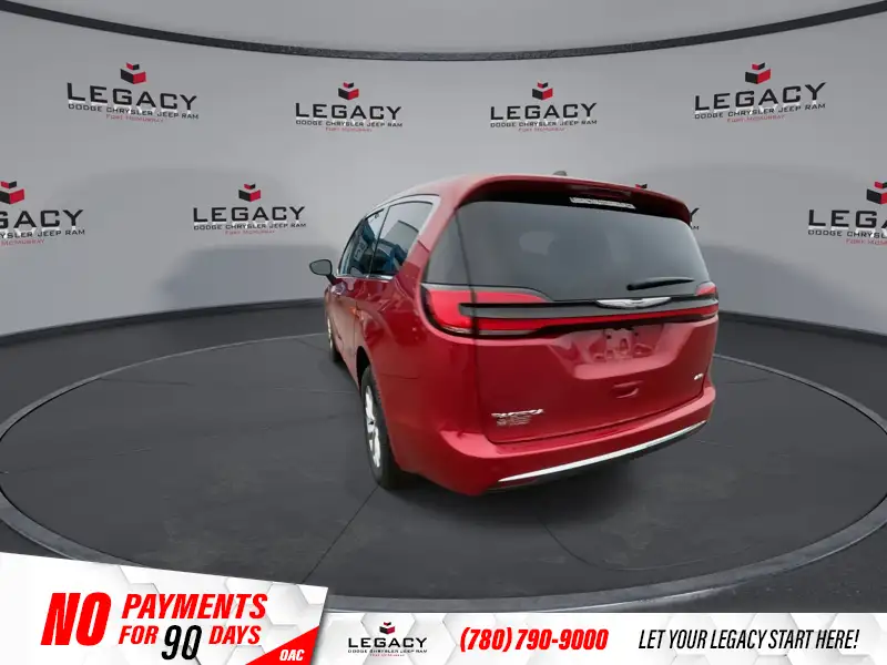 2026 Chrysler Pacifica Select AWD, červená, dovoz Kanada — foto 7 z 12