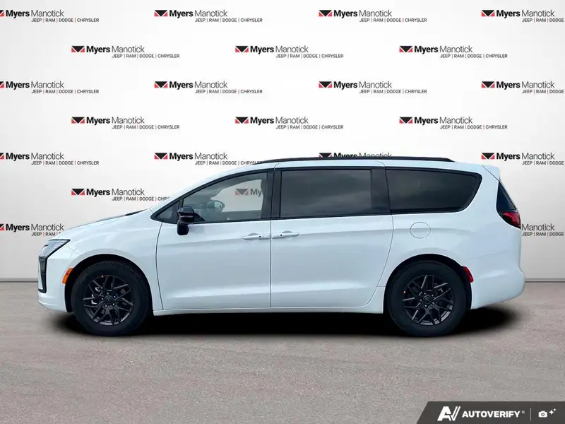 2027 Chrysler Pacifica Select, bílá, dovoz Kanada — foto 2 z 12
