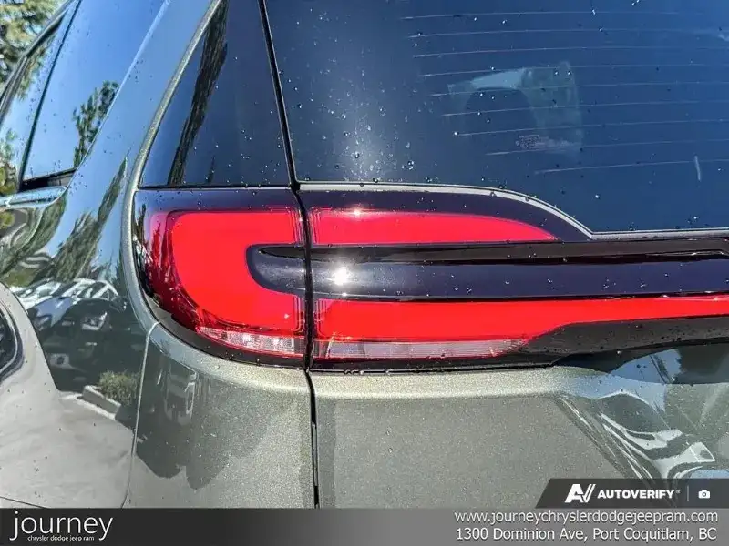 2027 Chrysler Pacifica Select, zelená, 15 km, dovoz Kanada — foto 10 z 12