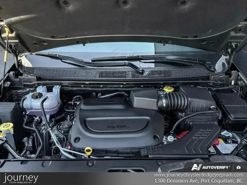 2027 Chrysler Pacifica Select, zelená, 15 km, dovoz Kanada — foto 9 z 12