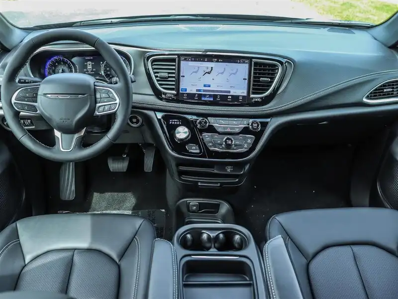2027 Chrysler Pacifica Select, zelená, 93 km, dovoz Kanada — foto 12 z 12