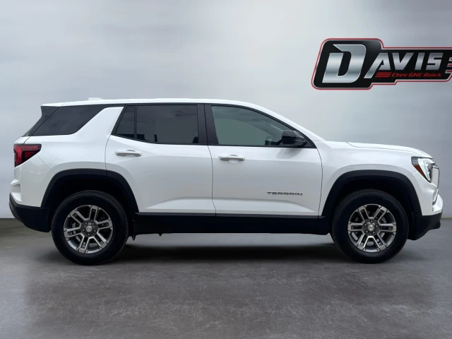 2026 GMC Terrain AWD Elevation AWD Elevation, bílá, 41 447 km, dovoz Kanada — foto 4 z 5