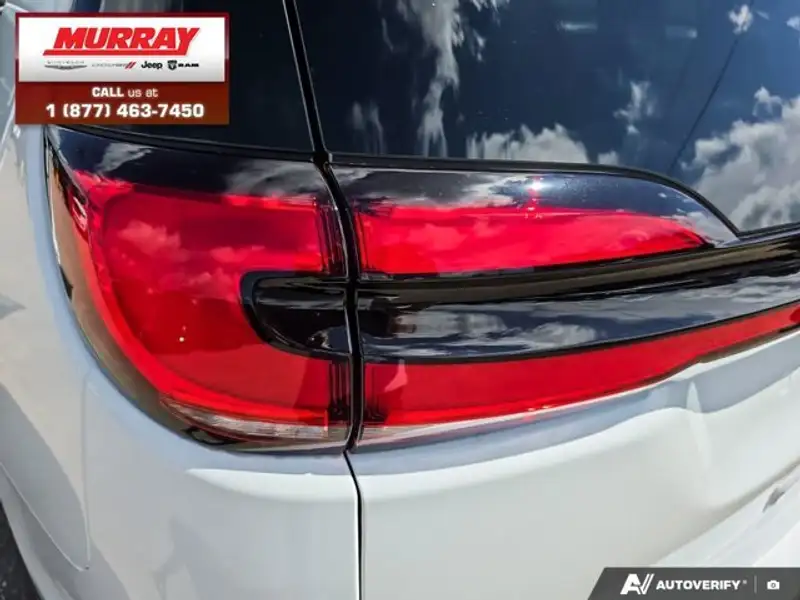 2027 Chrysler Pacifica Select, bílá, 10 km, dovoz Kanada — foto 11 z 12
