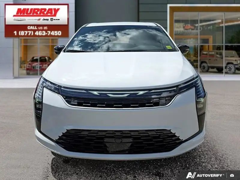 2027 Chrysler Pacifica Select, bílá, 10 km, dovoz Kanada — foto 2 z 12