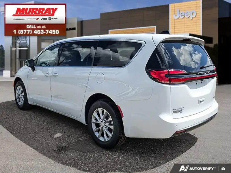 2027 Chrysler Pacifica Select, bílá, 10 km, dovoz Kanada — foto 4 z 12