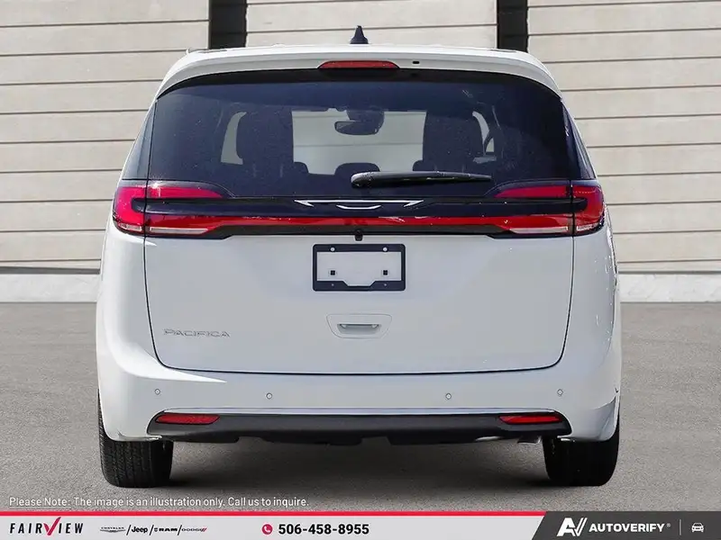 2027 Chrysler Pacifica SELECT AWD, bílá, 20 km, dovoz Kanada — foto 5 z 12
