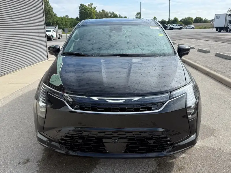2027 Chrysler Pacifica Select, černá, 10 km, dovoz Kanada — foto 2 z 12