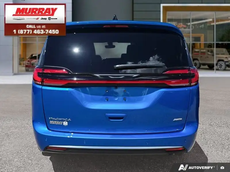 2027 Chrysler Pacifica Select, modrá, 10 km, dovoz Kanada — foto 5 z 12
