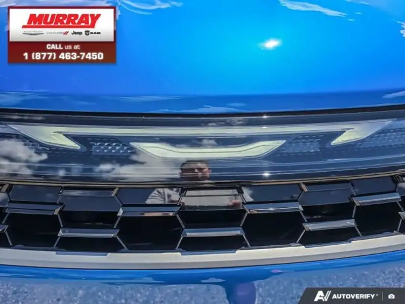 2027 Chrysler Pacifica Select, modrá, 10 km, dovoz Kanada — foto 9 z 12