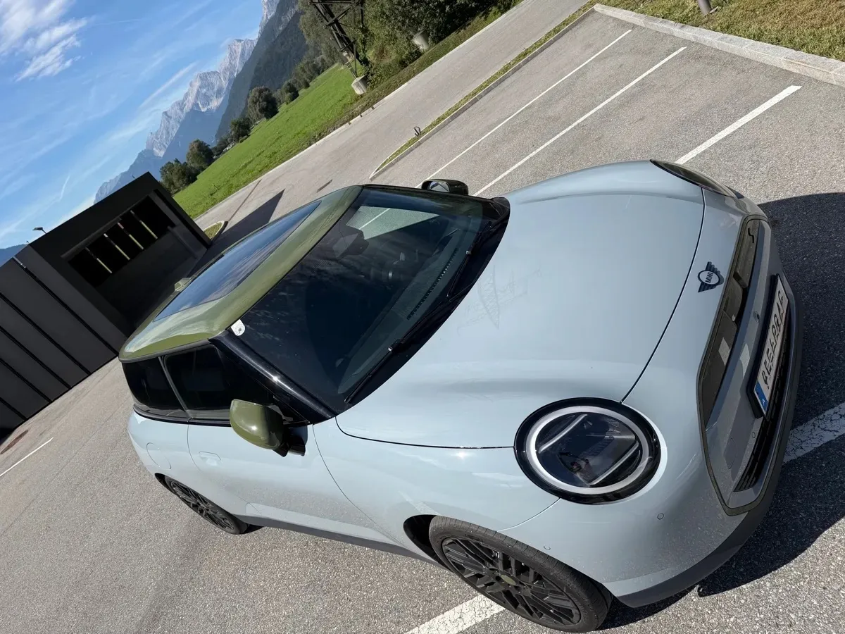 2026 MINI Cooper, 1 500 km, Rakousko — foto 1