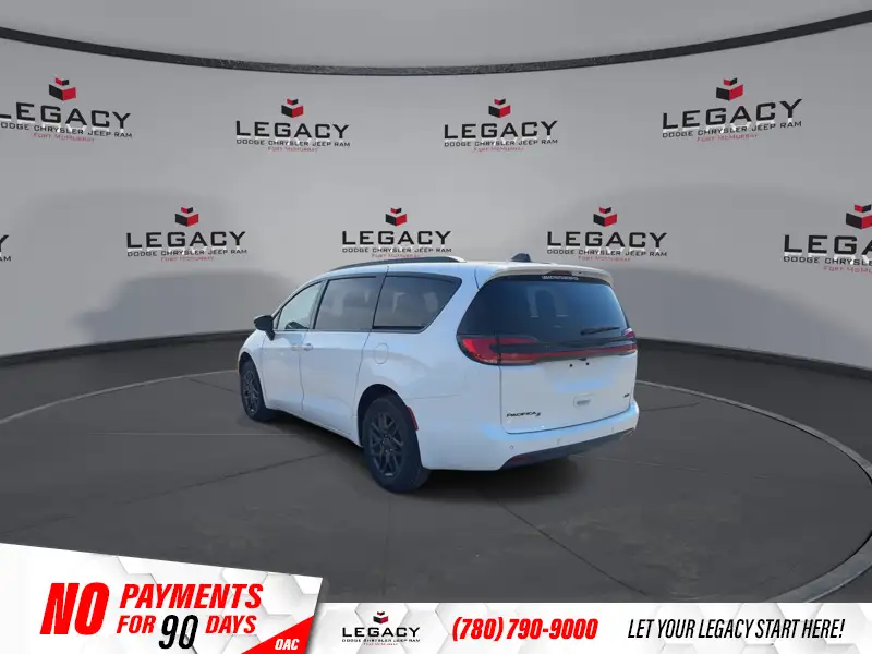2027 Chrysler Pacifica Select AWD, bílá, dovoz Kanada — foto 7 z 12