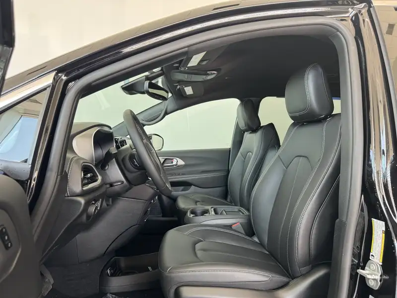 2027 Chrysler Pacifica Select| REMOTE START | REMOTE TRUNK RELEASE |, černá, 17 km, dovoz Kanada — foto 12 z 12
