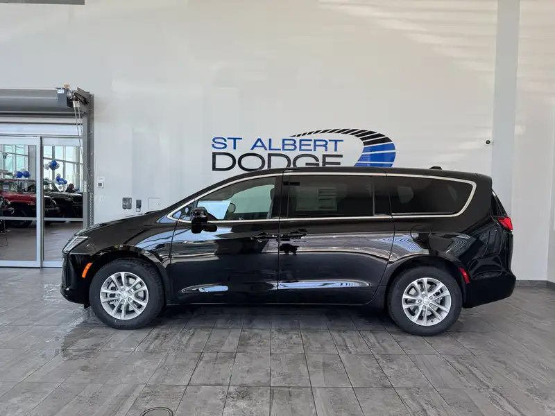 2027 Chrysler Pacifica Select| REMOTE START | REMOTE TRUNK RELEASE |, černá, 17 km, dovoz Kanada — foto 2 z 12