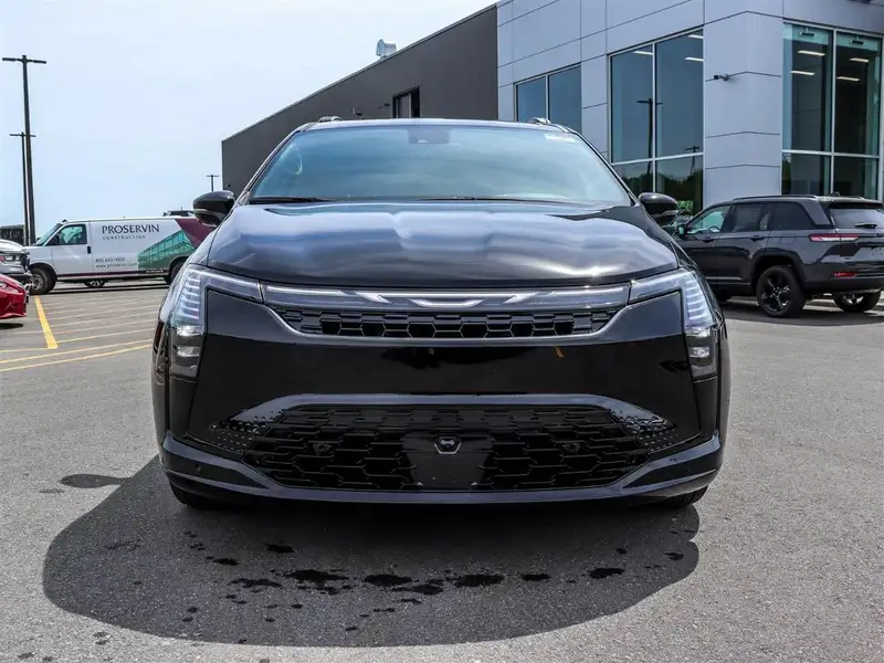 2027 Chrysler Pacifica Select, černá, 93 km, dovoz Kanada — foto 2 z 12