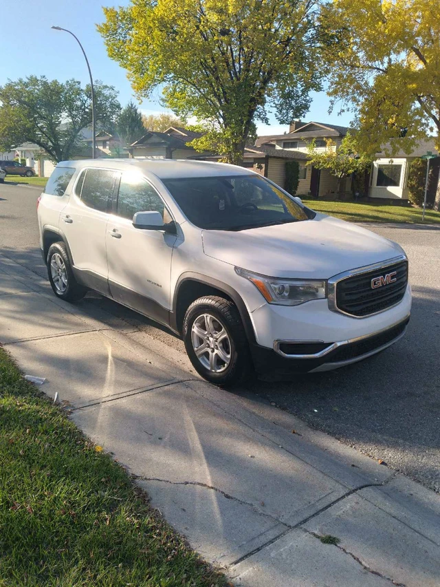 2017 GMC Acadia, 220 000 km, dovoz Kanada — foto 2 z 5
