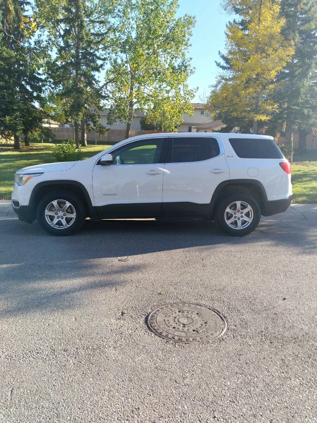 2017 GMC Acadia, 220 000 km, dovoz Kanada — foto 3 z 5