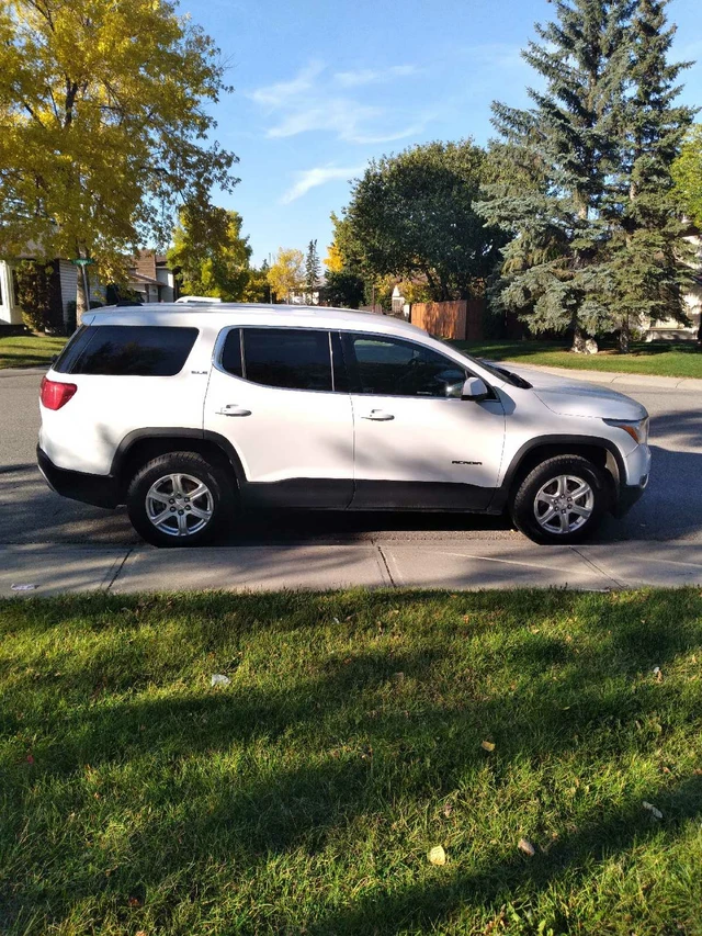 2017 GMC Acadia, 220 000 km, dovoz Kanada — foto 4 z 5