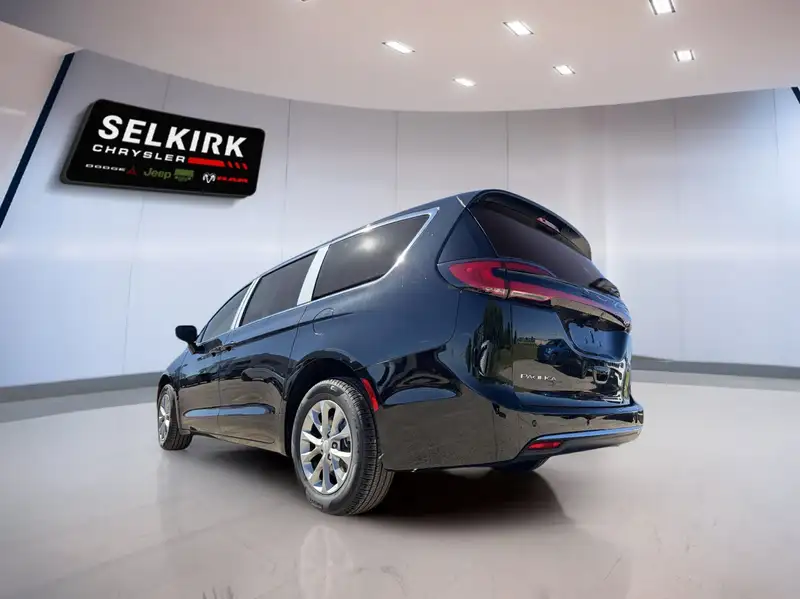 2027 Chrysler Pacifica Select, černá, 0 km, dovoz Kanada — foto 3 z 12