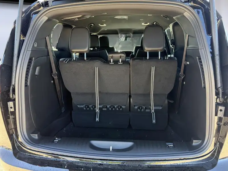 2027 Chrysler Pacifica Select, černá, 0 km, dovoz Kanada — foto 4 z 12