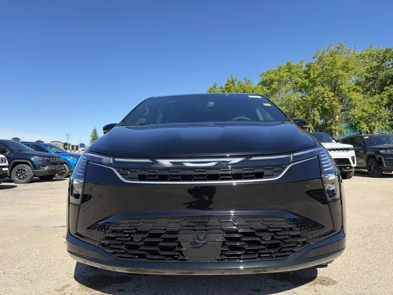 2027 Chrysler Pacifica Select, černá, 0 km, dovoz Kanada — foto 5 z 12