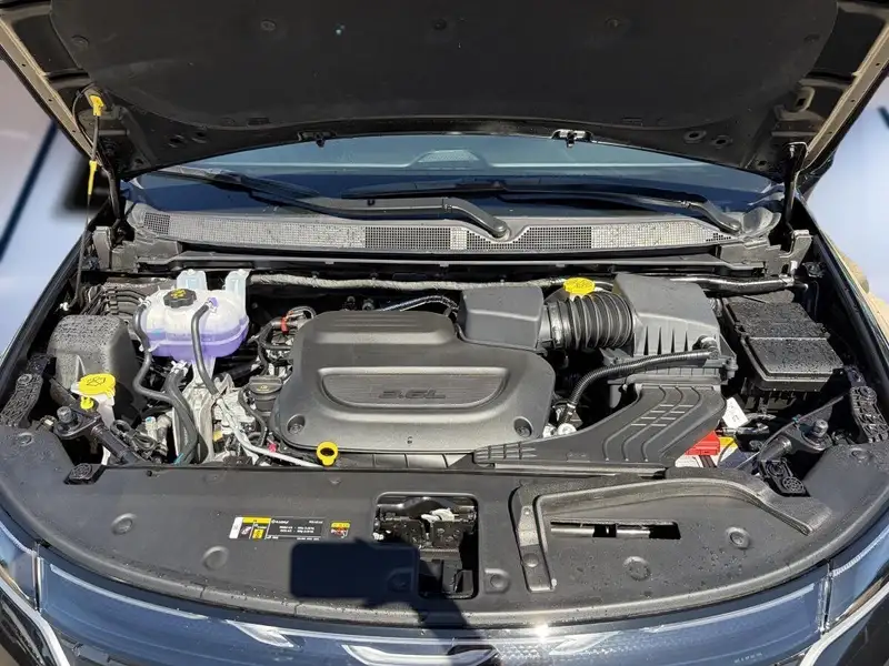 2027 Chrysler Pacifica Select, černá, 0 km, dovoz Kanada — foto 6 z 12